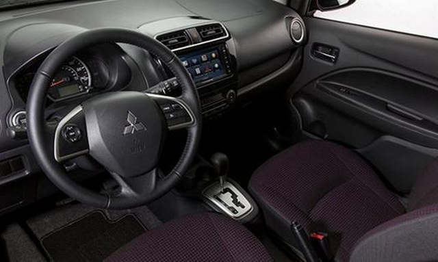 2015-Mitsubishi-Attrage-interior