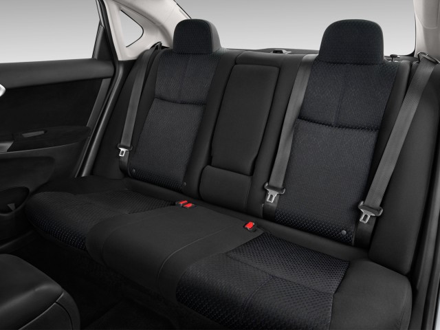 2014-nissan-sentra-4-door-sedan-i4-cvt-sr-rear-seats_100452135_m