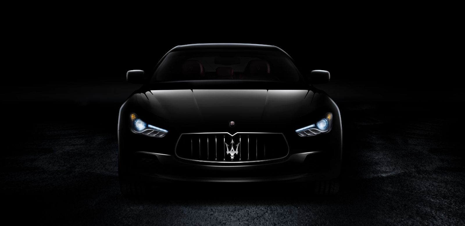 Maserati-Ghibli-Frontale-scuro-aggressivo