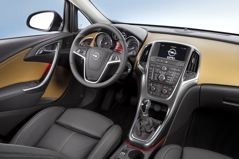 2014_Opel_Astra_Sedan_Interior