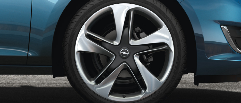 Opel_Astra_Alloy_Wheel_19_992x425_as13_w01_082_Q1D