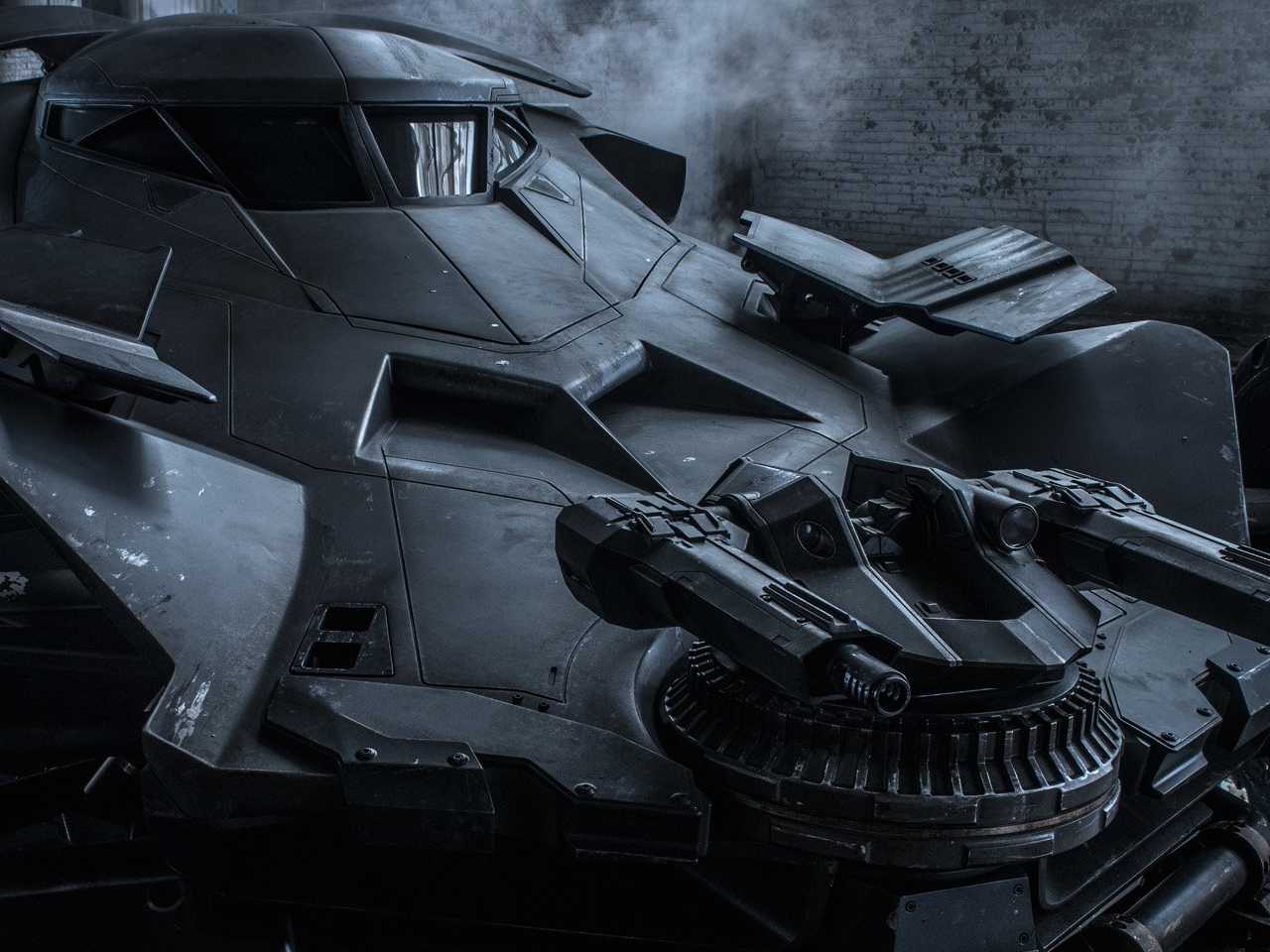 heres-the-first-official-photo-of-the-batmobile-in-batman-v-superman